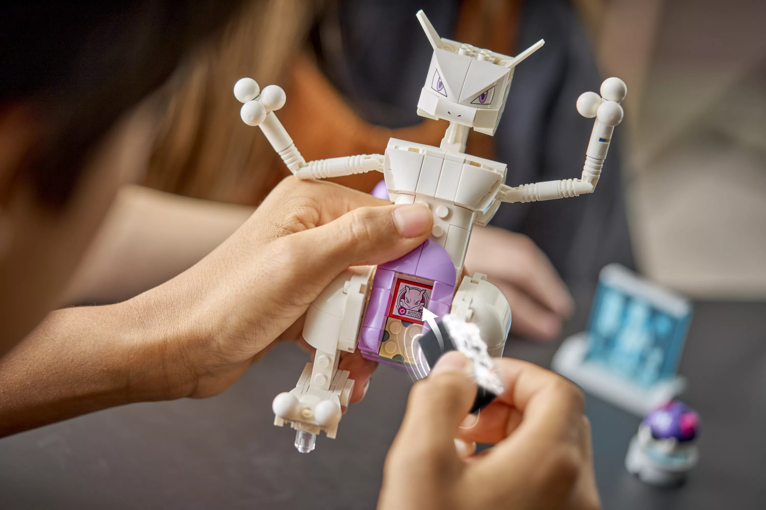 LEGO® Pokemon™ SMART Play Mewtwo s Lab Break Product Image 4