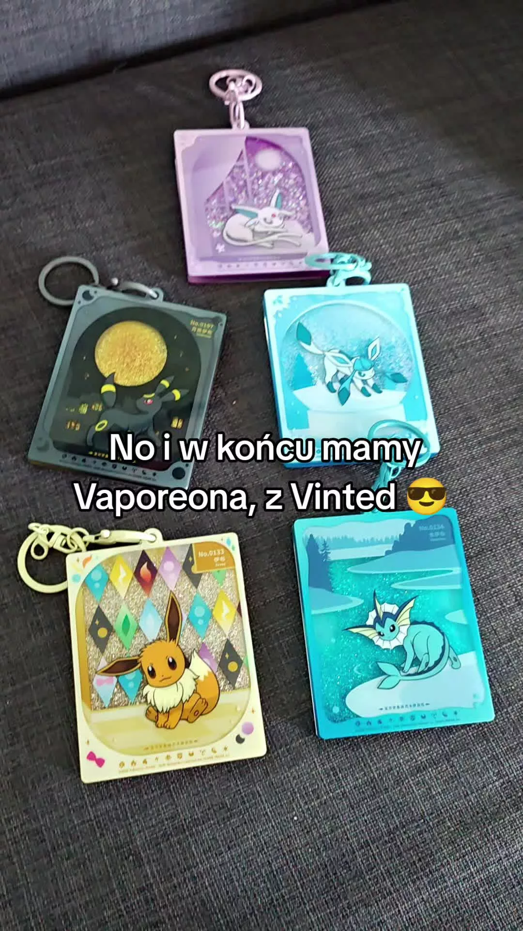 Udało się w końcu dorwać zawieszki #pokemon z Vaporeonem. Teraz mamy 5 i wiem że na pięciu się nie skończy! #zawieszka #pokemoncollector #pokemonfan #vaporeon, resztę kupię na @PikaShop.pl pewnie 😎😎😎 
