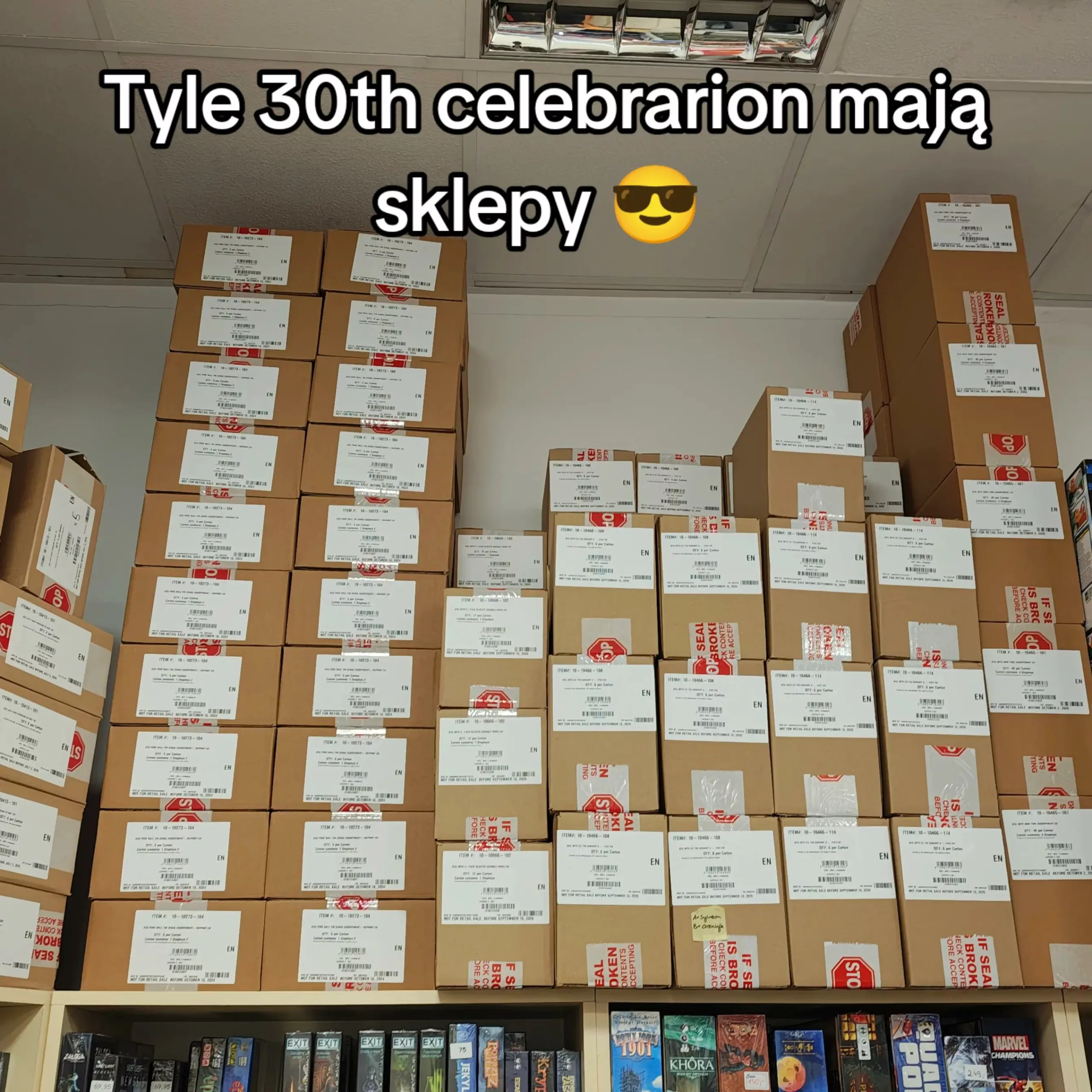 To tak jakbyście byli ciekaw, sklepy są załadowane na maxa w set #30thcelebration. Poznańska plansza czy #skladgier mają ich po sam sufit! Tylko teraz czekać aż ceny spadną! #poznan #tcgcollector #scalpers 