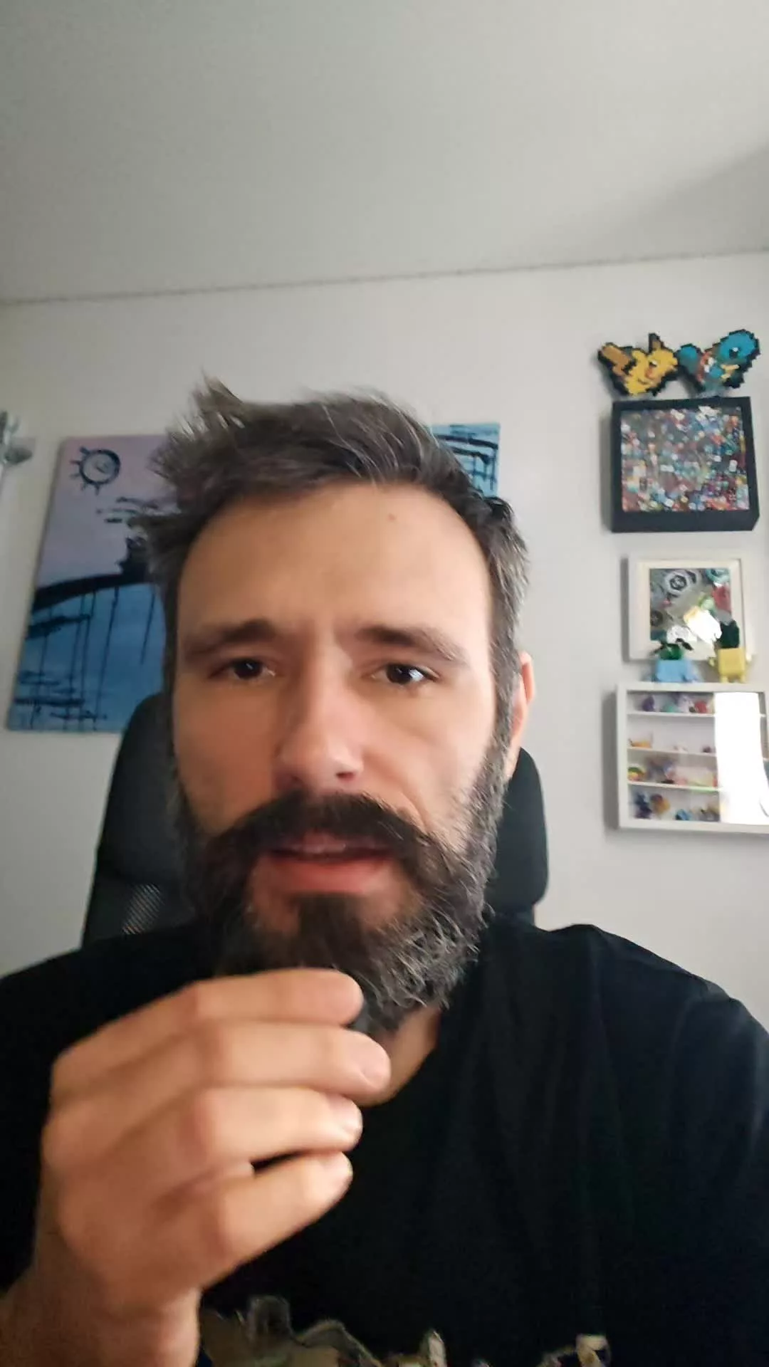 Dostałem informację że na rynku pojawia się coraz więcej serwisów w których kupujecie wirtualne karty Pokemon a potem mogą one trafić do was po odkupie. Jeden z takich serwisów napisał nawet do mnie jestem strasznie ciekaw waszych opinii co o tym sądzicie bo pachnie mi to mocno skinami do csa. Jeśli tak ma wyglądać rynek kart Pokemon w przyszłości to ja z niego wychodzę... #pokemoncommunity #pokemoncards #pokemontcg #pokemontiktok #opinia 